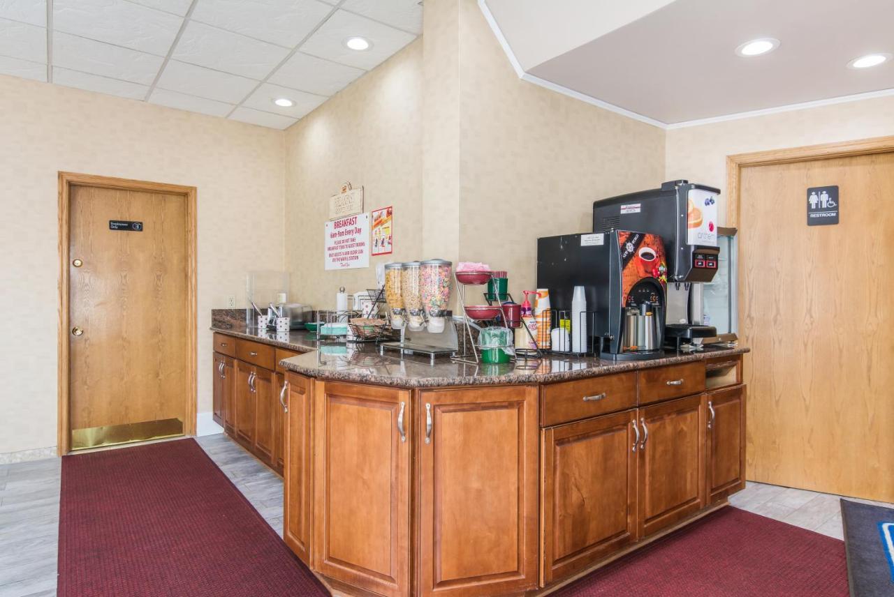 ロードウェイ イン ウィーズポート Weedsport エクステリア 写真