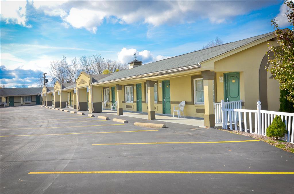 ロードウェイ イン ウィーズポート Weedsport エクステリア 写真